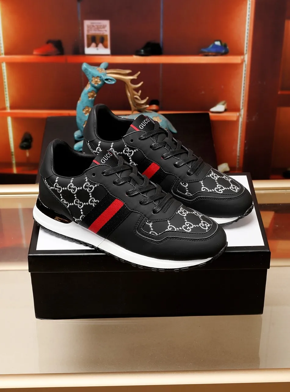 Factory price: 400💰 (GUCCI) The latest summer model from the official website🎁🎁casual and fashionable men's shoes👟, hot style💥The version is simple and elegant, exclusive for trendy men, the upper is made of calfskin electric embroidery pattern ➕The inner lining is made of sheepskin, soft and comfortable, black and white two-color optional, code number: 38-44, customized 45